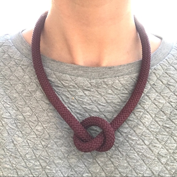 Burgundy rope necklace - Multiple ways to wear - Picture 5 of 11
